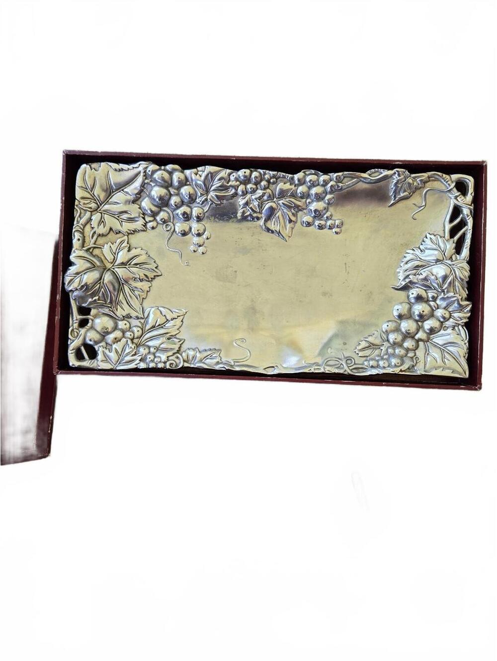 Arthur Court Grape 6" x 12" Bread Tray, grape design